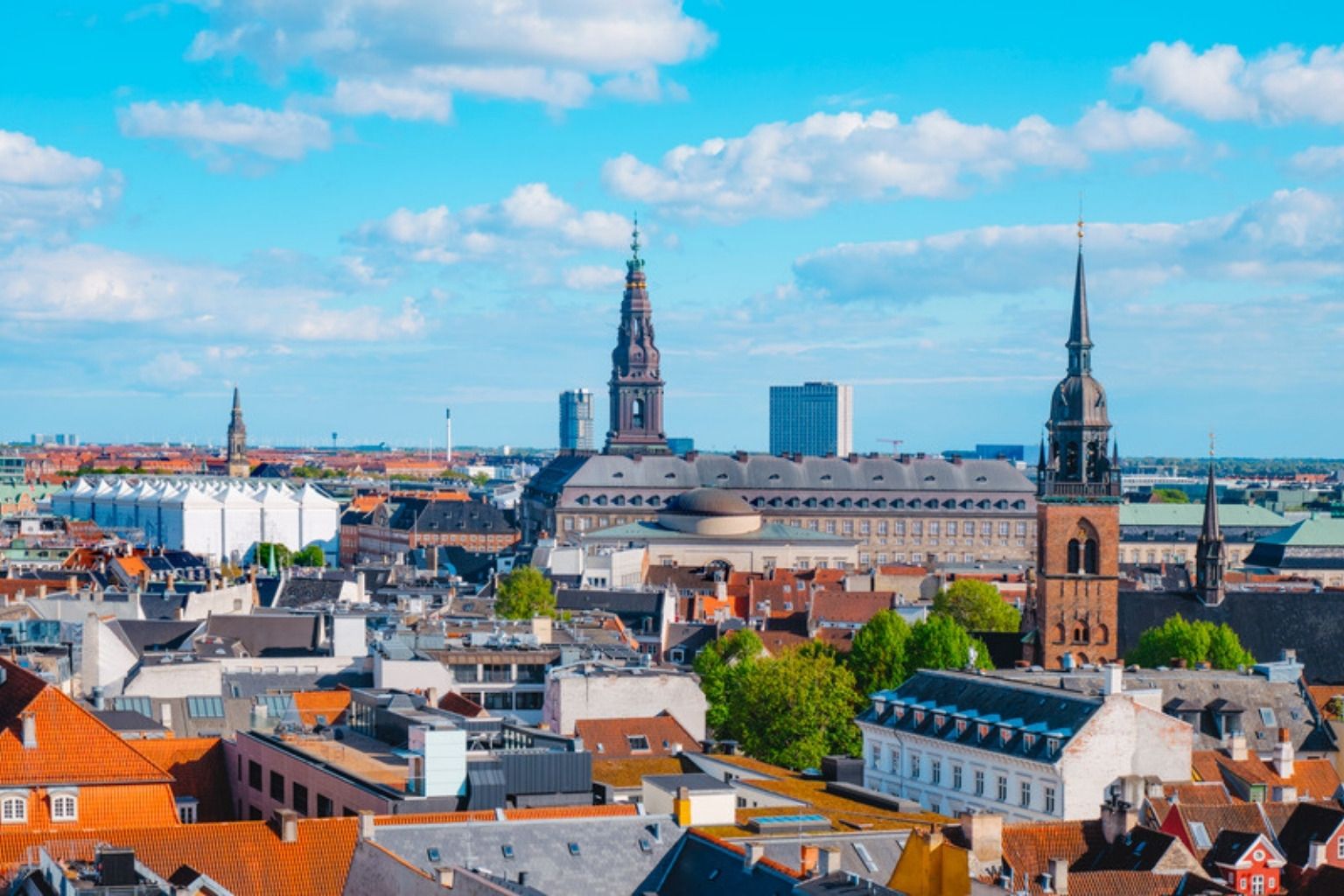 Udsigt over Københavns tage med Christiansborg